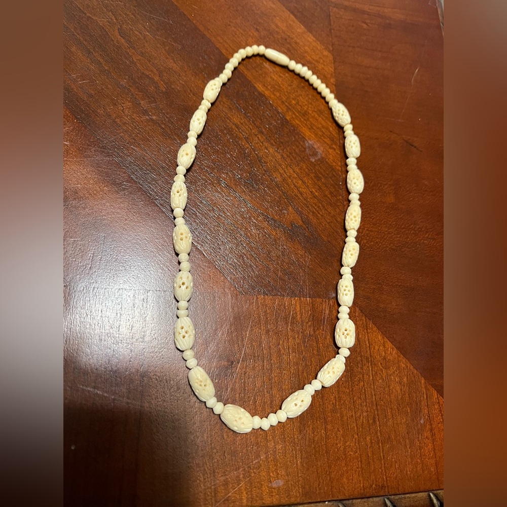 Elegant Vintage Ivory Necklace 20”